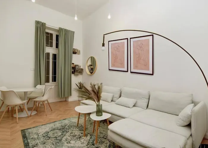 Lovely 3 Bedrooms Apartment In The Jewish Quarter