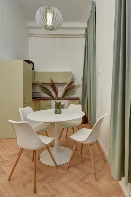 Lovely 3 Bedrooms In The Jewish Quarter בודפשט
